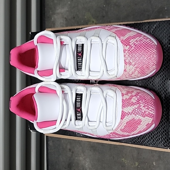 WOMENS AIR JORDAN 11 RETRO LOW 'PINK SNAKESKIN' - Picture 2 of 11